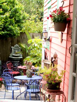 Garden, La Dauphine bed and breakfast, New Orleans